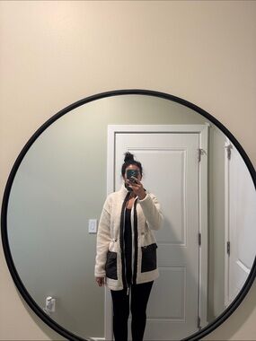 Te Verde Cream Teddy Jacket with Black Pockets